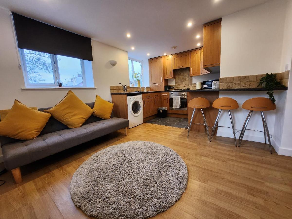 リーズEntire Flat, Bright & Open With Own Entranceアパートメント エクステリア 写真